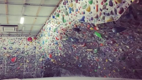 滋賀県のクライミング施設「KO-WALL 滋賀ボルダー店」